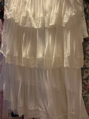 Ivy City Co white skirt XL